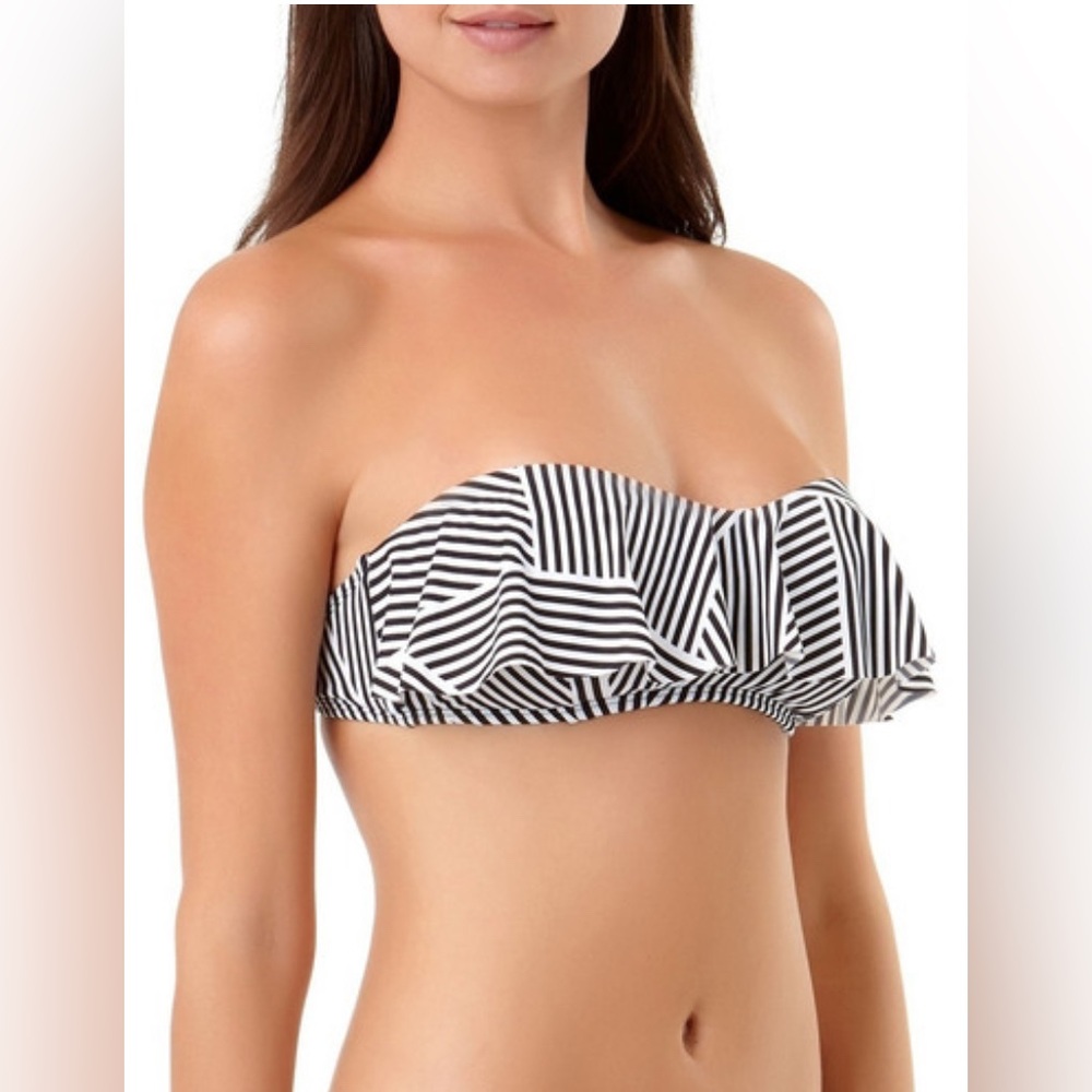 Like new, No Boundaries Black & White Striped Bikini Top in a Women’s Size Large